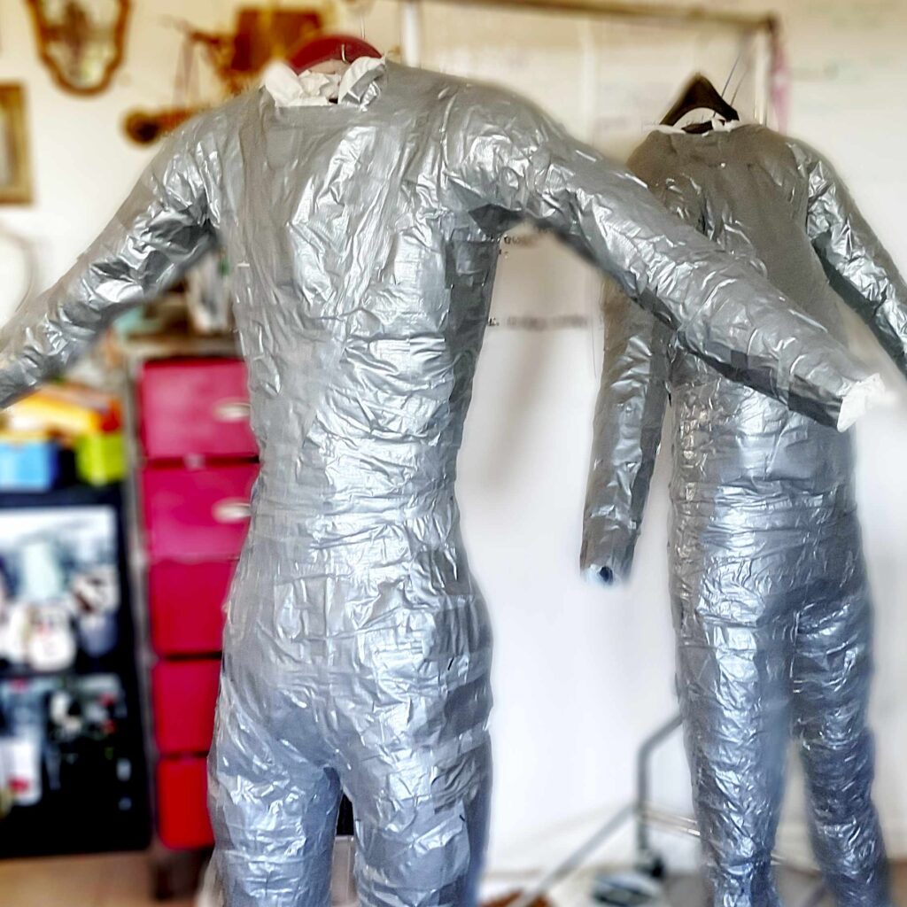 Tutorial to make your dummy in adhesive tape or Duct Tape Dummy ⤬⤬⤬ the ...